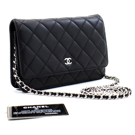 cartera negra chanel|chanel cartera con cadena.